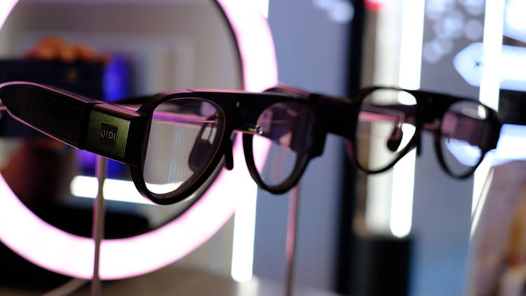 全天候智能眼镜亮相进博会,利用奇点技术打造元宇宙科技,提升用户体验