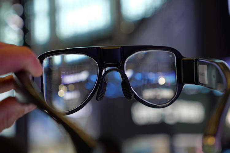 全天候智能眼镜亮相进博会,利用奇点技术打造元宇宙科技,提升用户体验