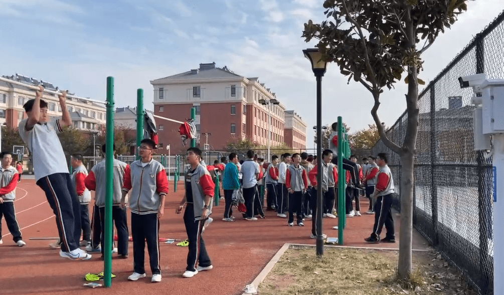 厉害了!莱西这个学校的体育课有了“AI”老师