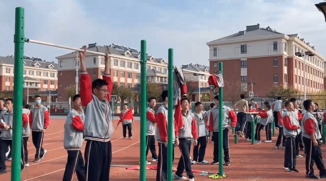 厉害了!莱西这个学校的体育课有了“AI”老师