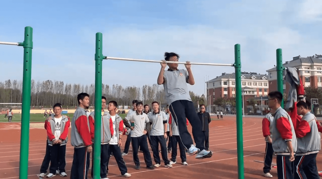 厉害了!莱西这个学校的体育课有了“AI”老师