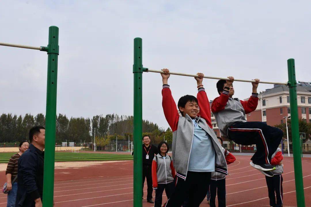 厉害了!莱西这个学校的体育课有了“AI”老师