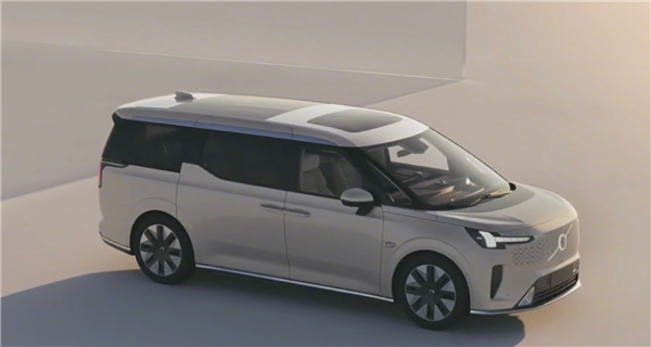 揭开设计的大幕！探秘沃尔沃EM90与极氪009共享平台的电动车创作