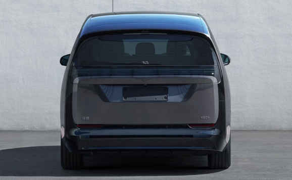 理想汽车登顶30万辆销量巅峰,广州车展璀璨揭幕