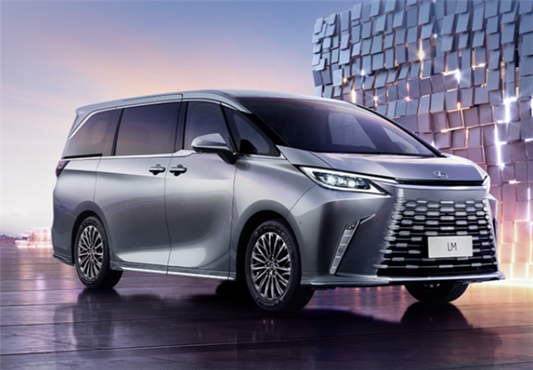 创新不断!雷克萨斯LM全新设计外观内饰,提升尊崇驾乘感受