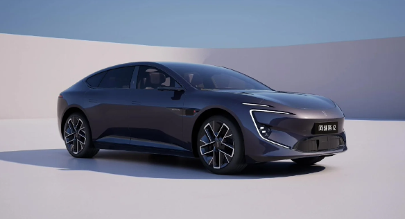 阿维塔12上市6天,首周销量突破1.5万,表现亮眼!