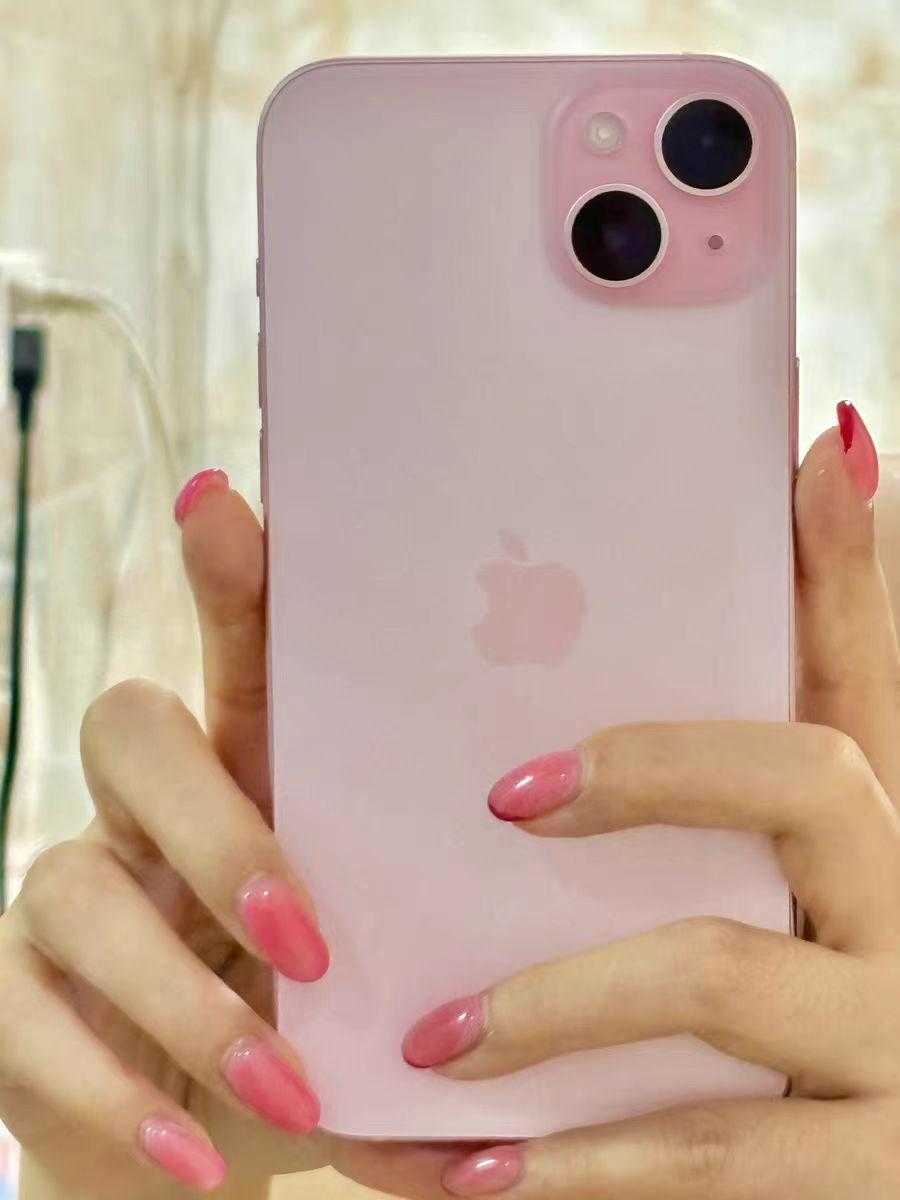 苹果iPhone15充电接口是否与安卓手机兼容?能否使用安卓充电器?