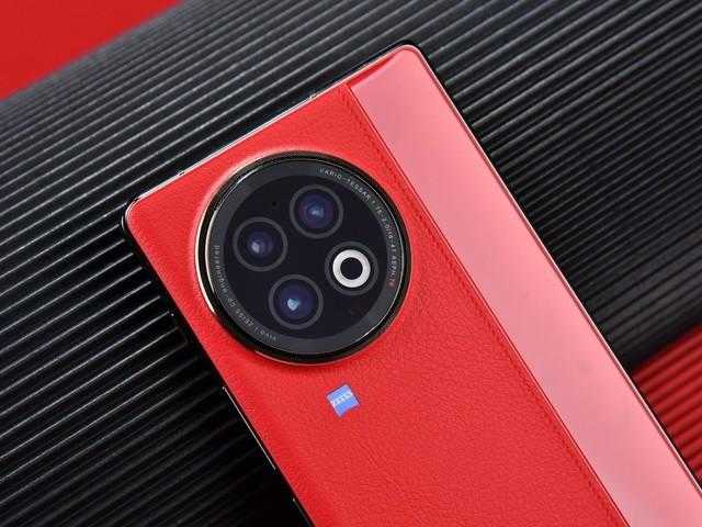 vivoXFold2的拍照表现如何?拍照评价