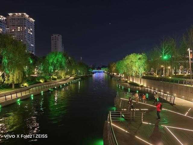 vivoXFold2的拍照表现如何?拍照评价