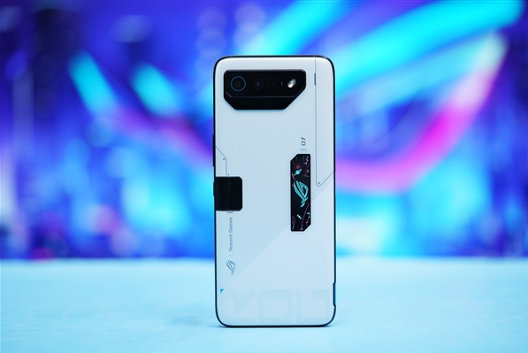 华硕新机曝光！ROG游戏手机8 Geekbench跑分曝光：揭示了华硕最新游戏手机8的性能水平！