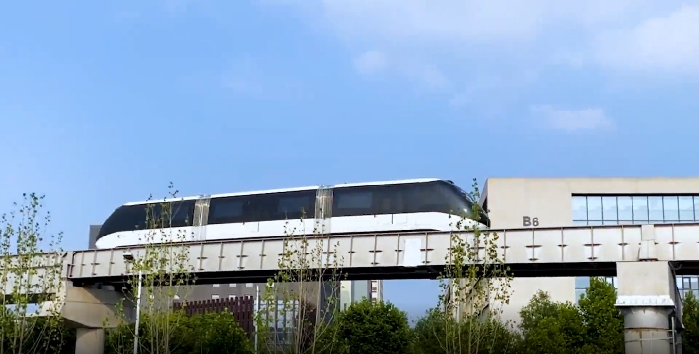 比亚迪西安高新云巴项目竣工:全线轨道长度约为17.2公里,设有18座车站