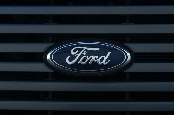 福特在密歇根州重新开始建设电池厂，以适应电动汽车市场变化的规模调整