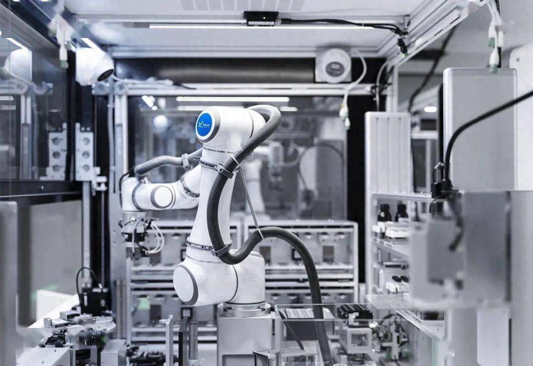 晶泰科技与EDDC再签合作备忘录,以机器人与大语言模型持续赋能生物医药研发