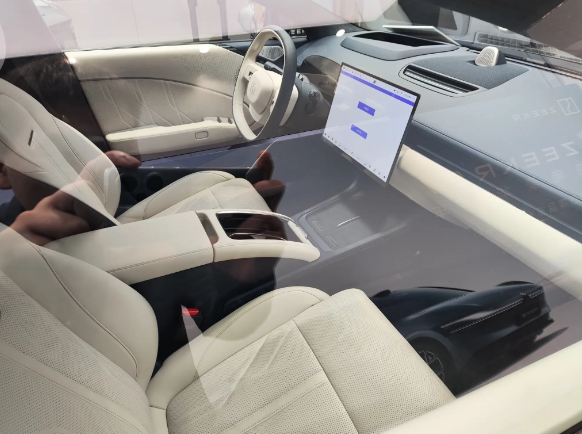 首款纯电轿车预售即热销，极氪0079天预订量突破25000