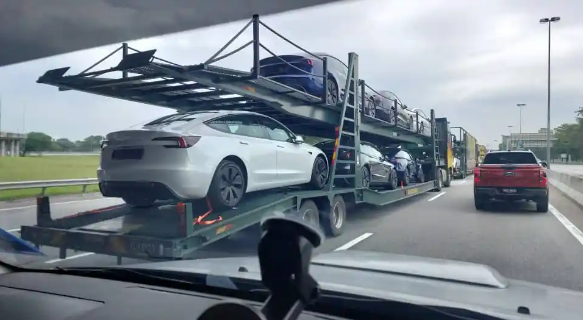 特斯拉 Model 3 焕新版抵达马来西亚，交付即将启动