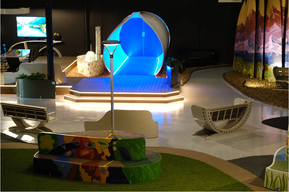 美国初创公司把废弃风电叶片改成公园长椅