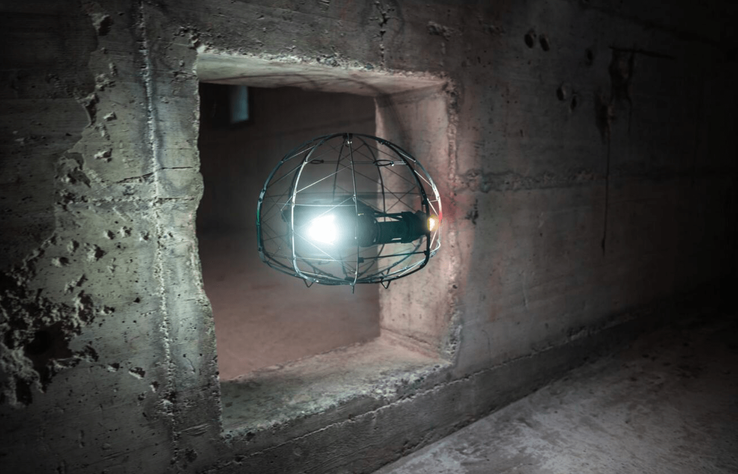 Flybotix 公司推出双旋翼室内无人机ASIO，采用“笼式设计”