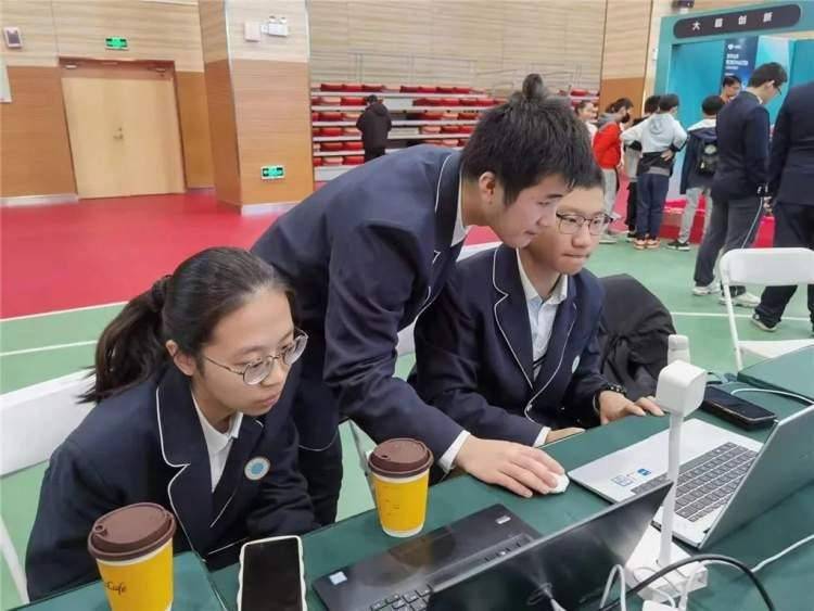 第三届长三角青少年人工智能奥林匹克挑战赛总决赛在虹口举行
