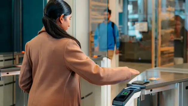 亚马逊将手掌扫描技术应用于企业领域，刷手即可进入公司