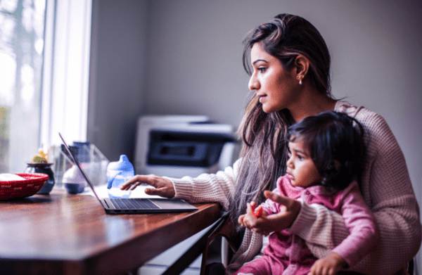 联想副总裁预测:2024年将迎来AI PC元年,带来全新的AI体验