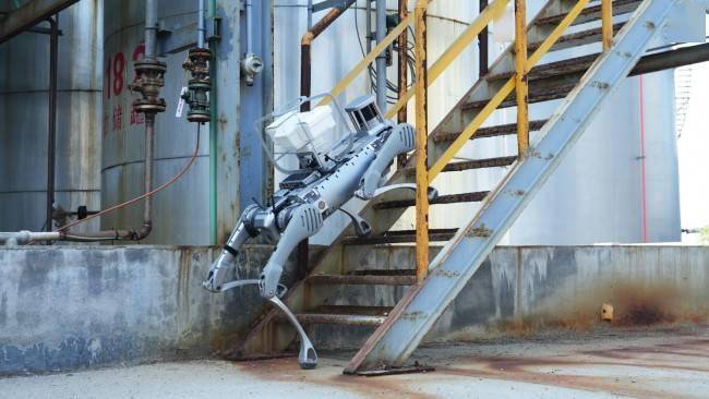 Unitree B2四足机器狗:引领电力行业智能化,创造未来