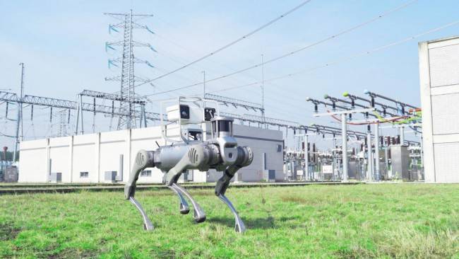 Unitree B2四足机器狗：引领电力行业智能化，创造未来