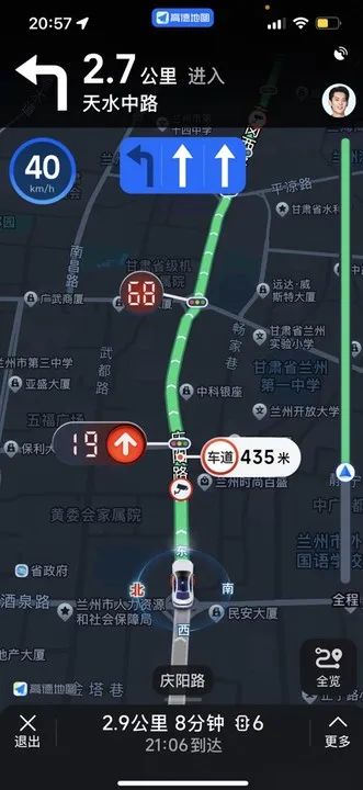 高德地图升级智能信号灯服务：真实世界红绿灯倒计时读秒，实时计算绿波车速