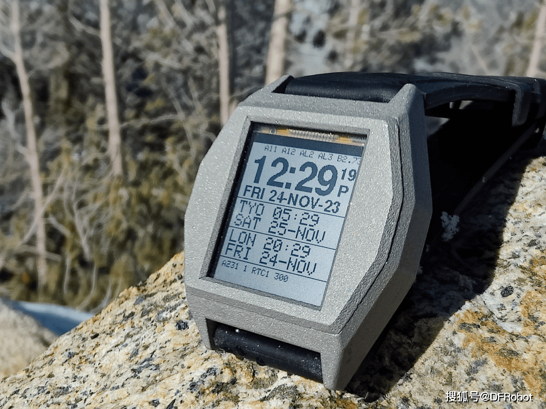 具有271个独立的RGB LED灯的机器人｜DF创客周刊（第62期）