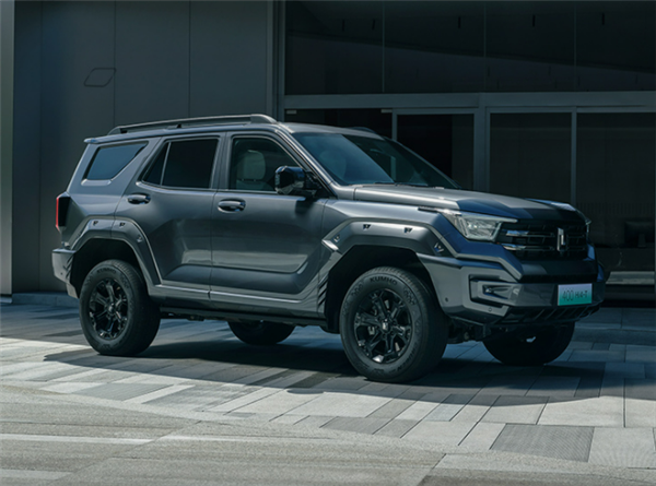 新能源硬派越野车销量破万，坦克400 Hi4-T引领潮流