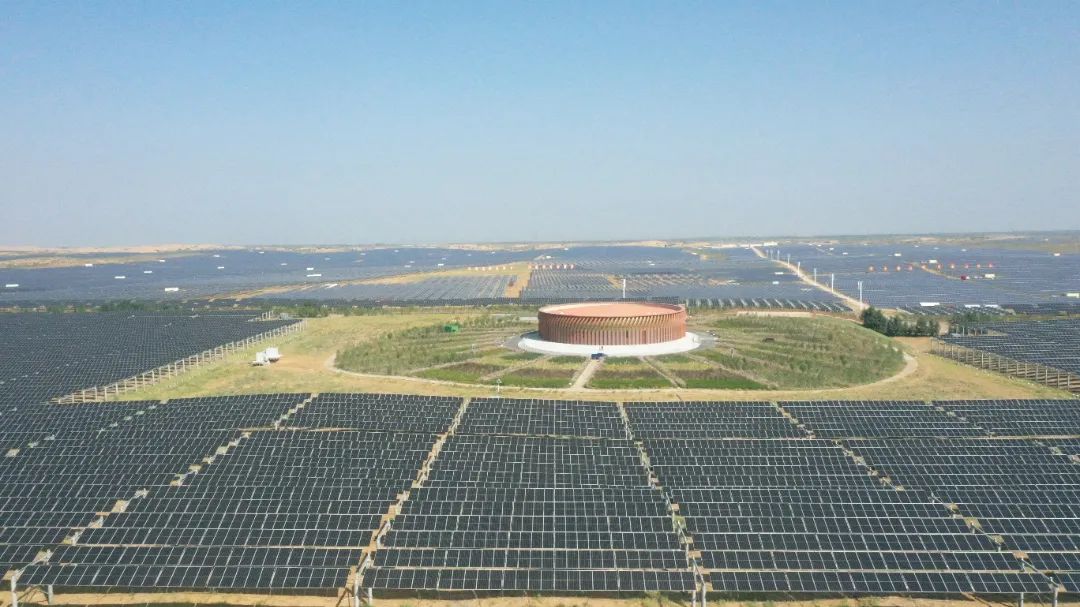 全国单体规模最大，库布其 200 万千瓦光伏治沙项目并网