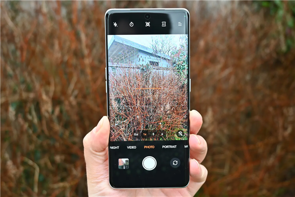 OPPO Find X7 Pro与索尼镜头合作，引领智能手机影像革命的科技前沿