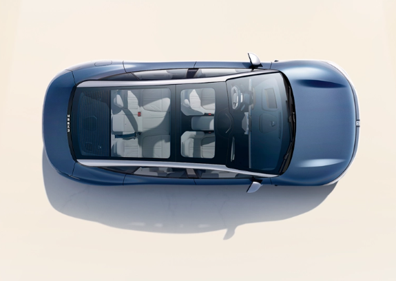 电动出行新变革：极氪 007内饰曝光，高端智能系统搭载