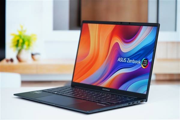 首台酷睿Ultra笔记本!华硕灵耀14 2024 AI超轻薄本图赏