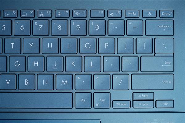 首台酷睿Ultra笔记本!华硕灵耀14 2024 AI超轻薄本图赏