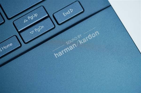 首台酷睿Ultra笔记本!华硕灵耀14 2024 AI超轻薄本图赏