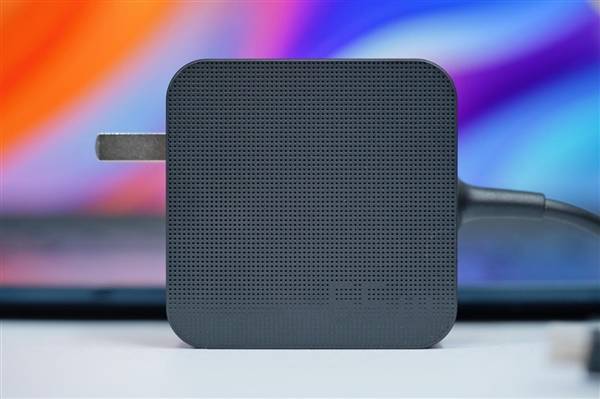 首台酷睿Ultra笔记本!华硕灵耀14 2024 AI超轻薄本图赏