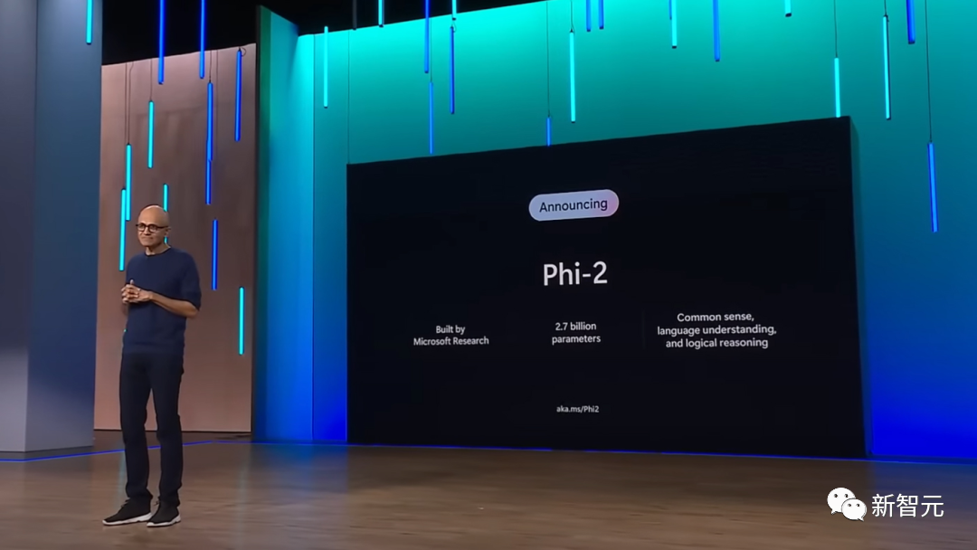 Mistral与微软合作为"小语言模型"带来革命,Mistral中杯代码能力超越GPT-4,成本降低2/3