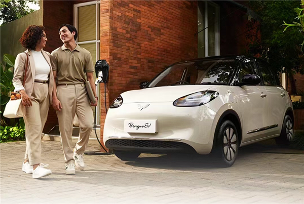 五菱Air EV在印尼市场广受喜爱：卓越适应性和灵活性 及起价3.58亿起销售