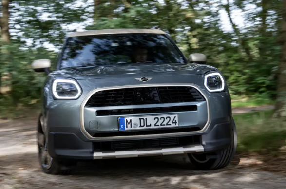 MINI发布COUNTRYMAN C SUV官图:外观全新设计,混动系统引领未来