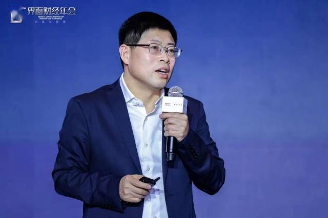 联想王传东：智能终端将广泛采用个人大模型，首选AI PC