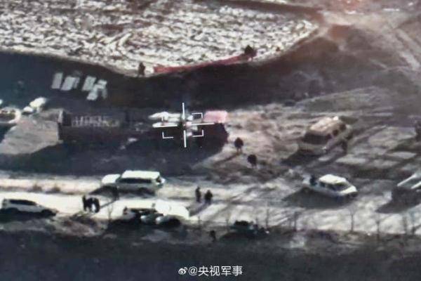 翼龙无人机化身空中基站再赴甘肃