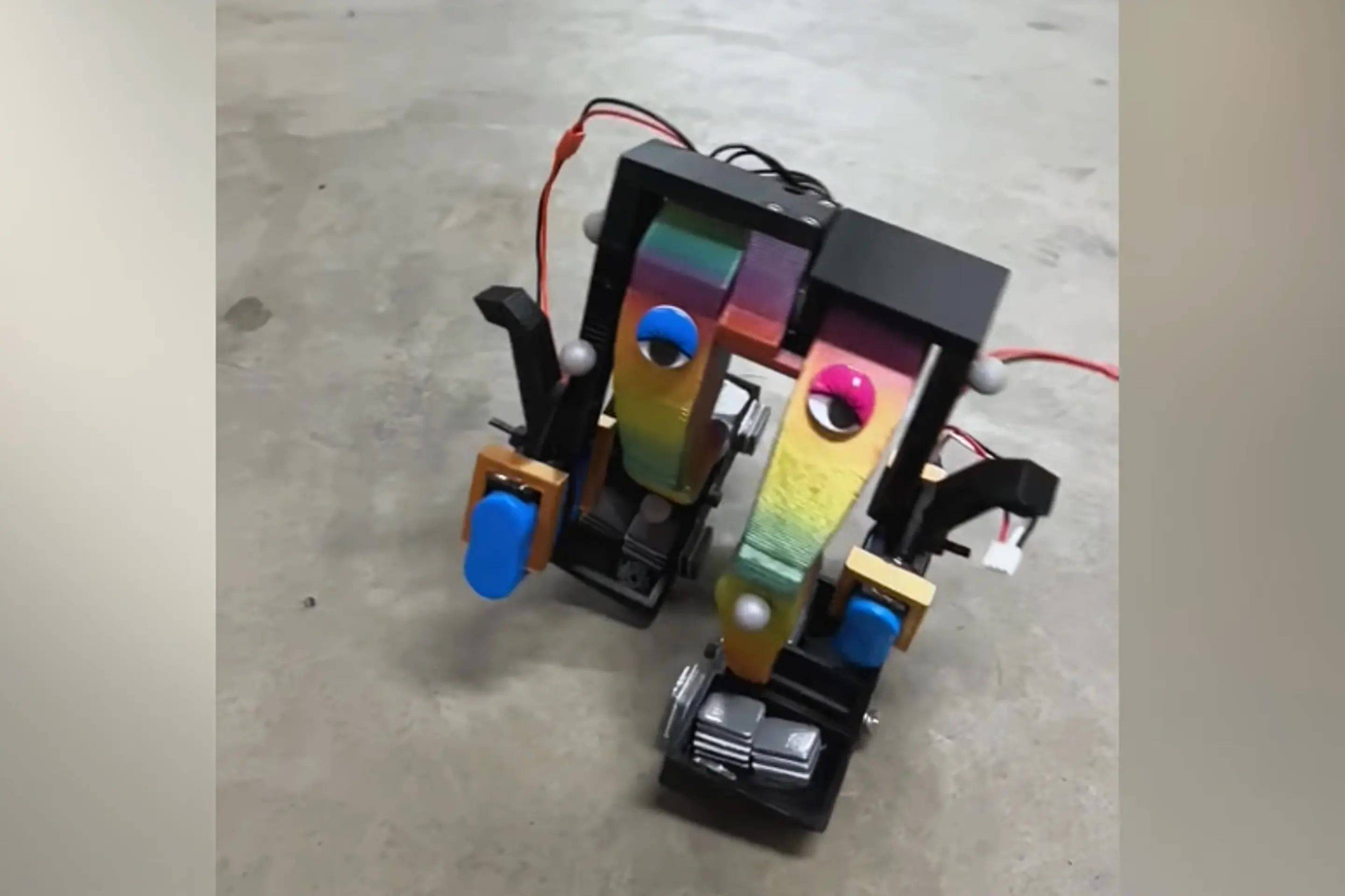 仅 18.5 厘米,Mugatu 双足机器人实现轻装前行