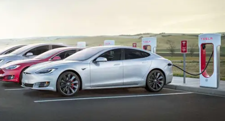 英国市场飙升：特斯拉Model 3和Y型电动车销售再创新纪录