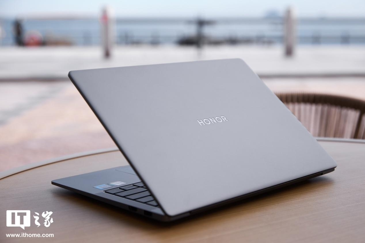 轻薄高性能笔记本推荐：华硕无畏 15i 首选