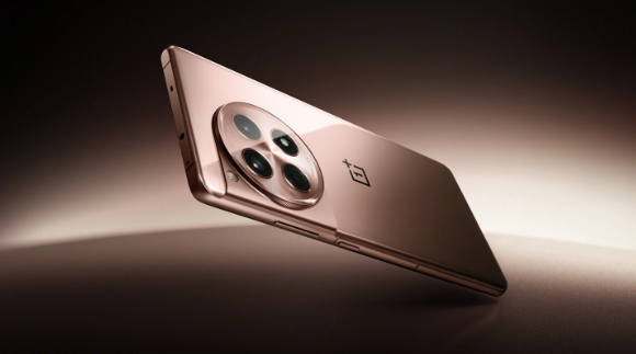 一加 Ace 3 首发三种颜色的手机，硬件配置信息曝光