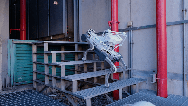 浙江首台（套）云深处四足机器人确保智能作业的安全和高效