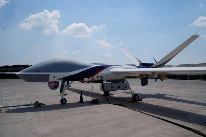 突破关键技术！百变“翼龙”无人机，神了