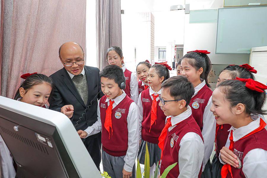 构筑未成年人社会心理服务体系 福建福州成立首批心理健康与人工智能基地联盟