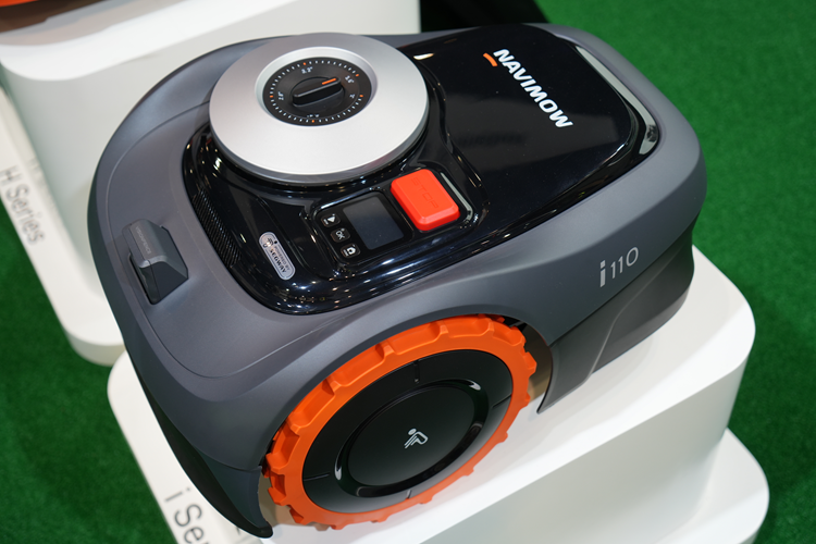 智能割草机器人、电助力自行车？九号新品CES引围观