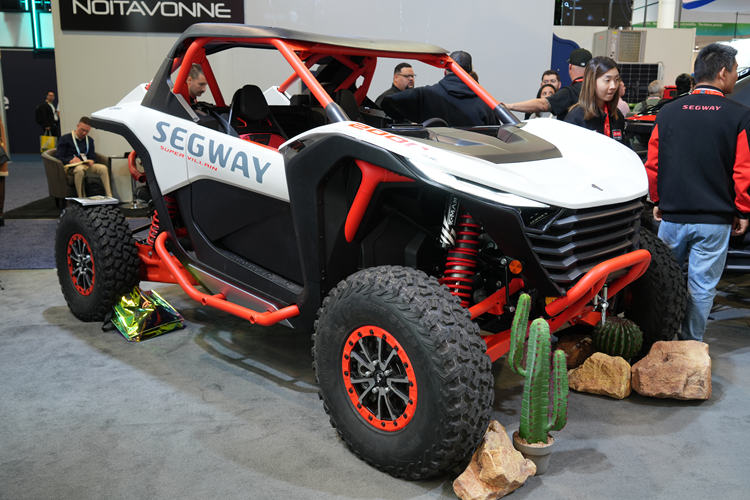 智能割草机器人、电助力自行车？九号新品CES引围观